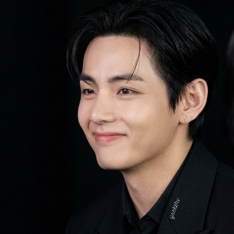 A moment captured by V (BTS)'s fan