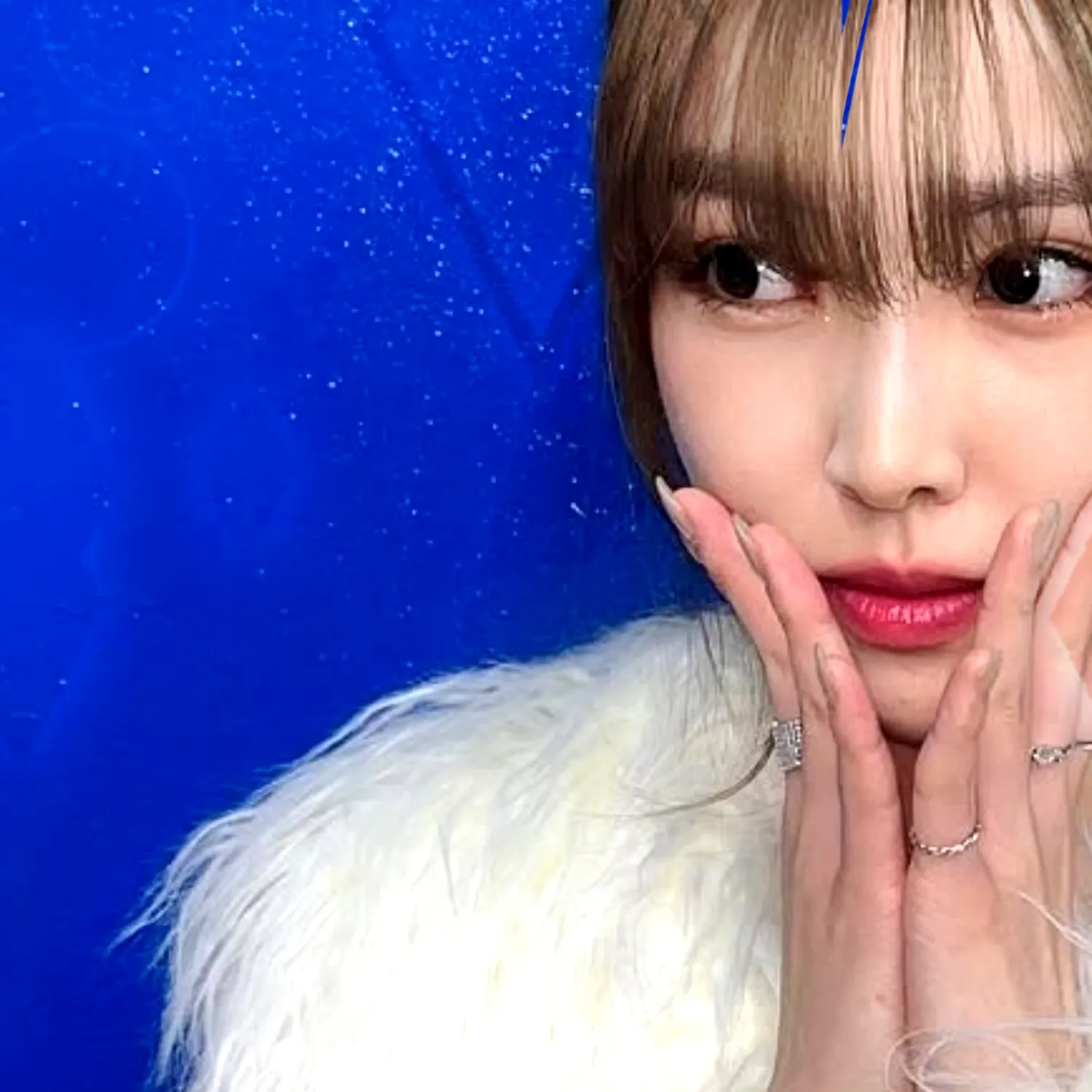 Behind-the-scenes cut of Yuju (GFRIEND)