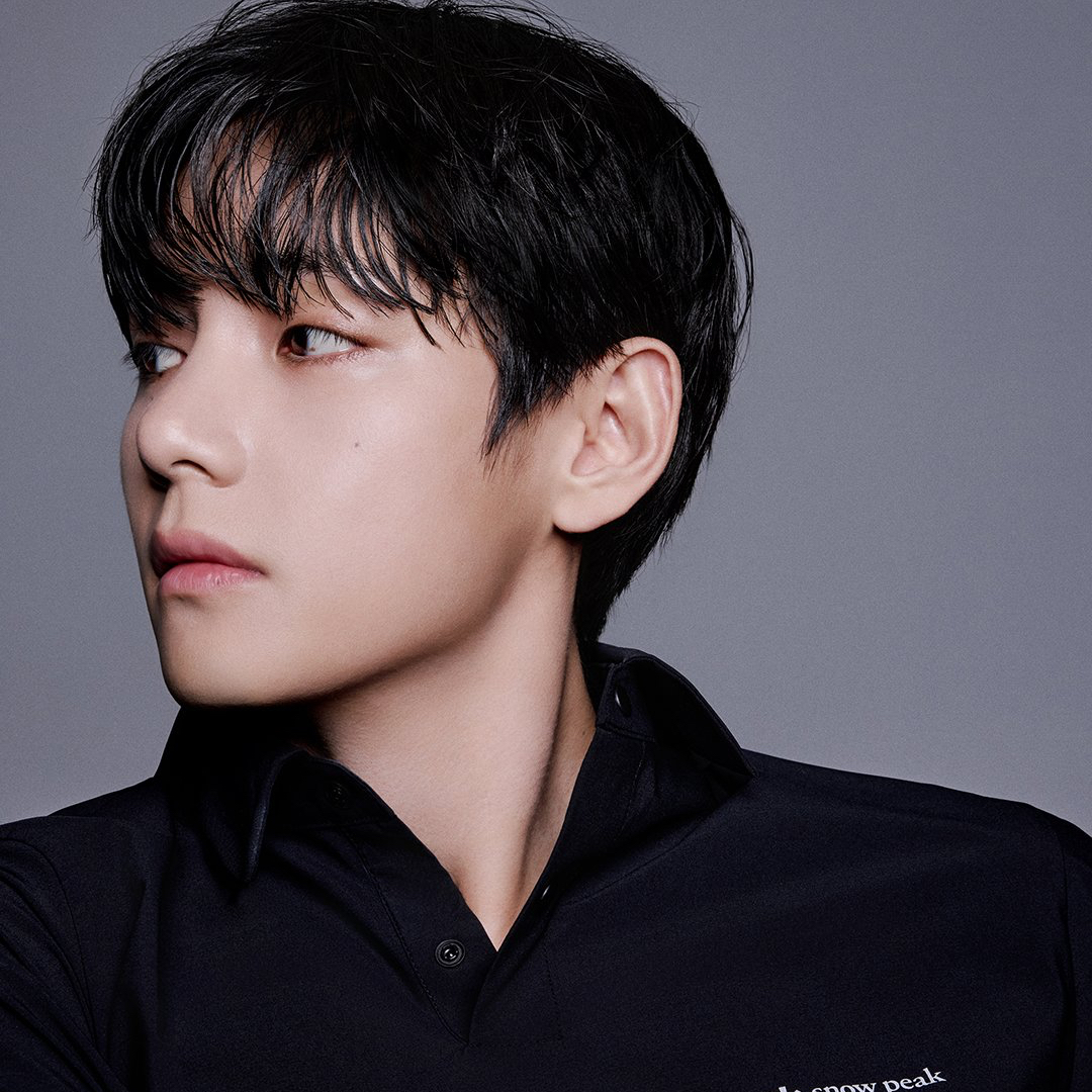 뷔 (방탄소년단)의 최신 사진