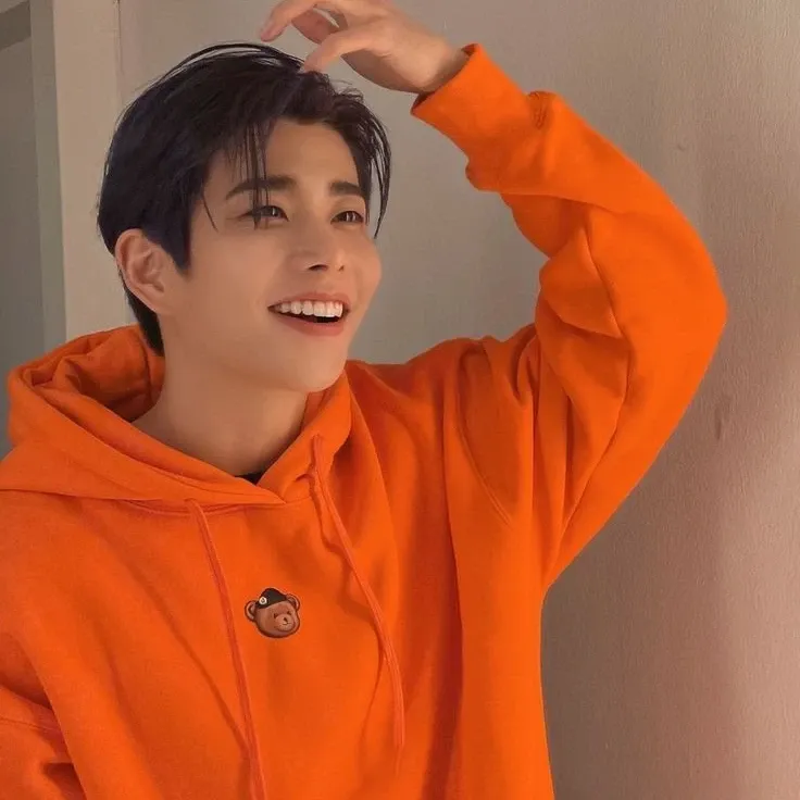 Behind-the-scenes cut of MJ (ASTRO)