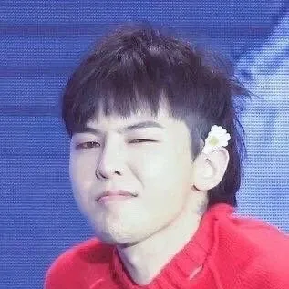 Recent activity shot of G-DRAGON (BIGBANG)