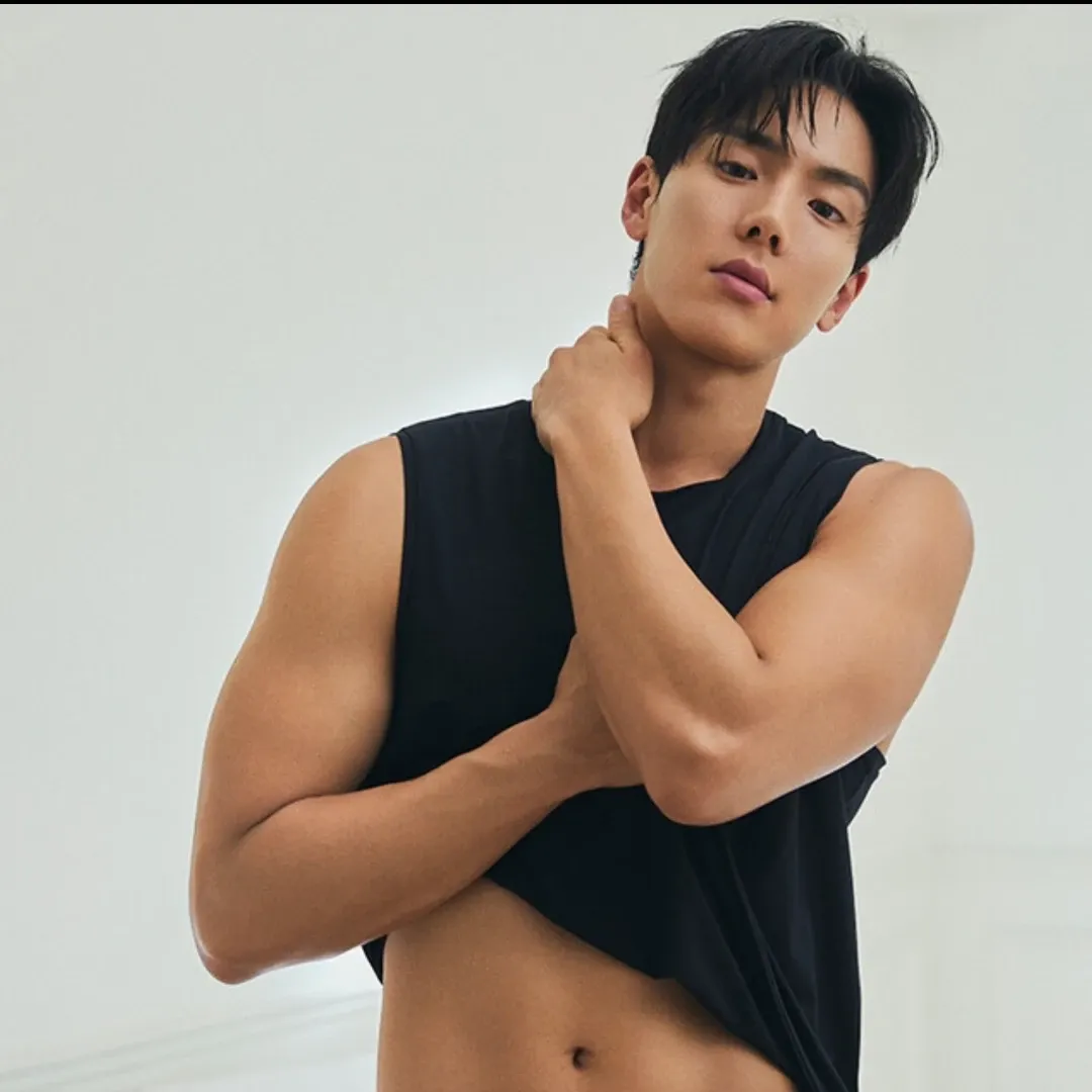 A moment captured by Shownu (MONSTA X)'s fan