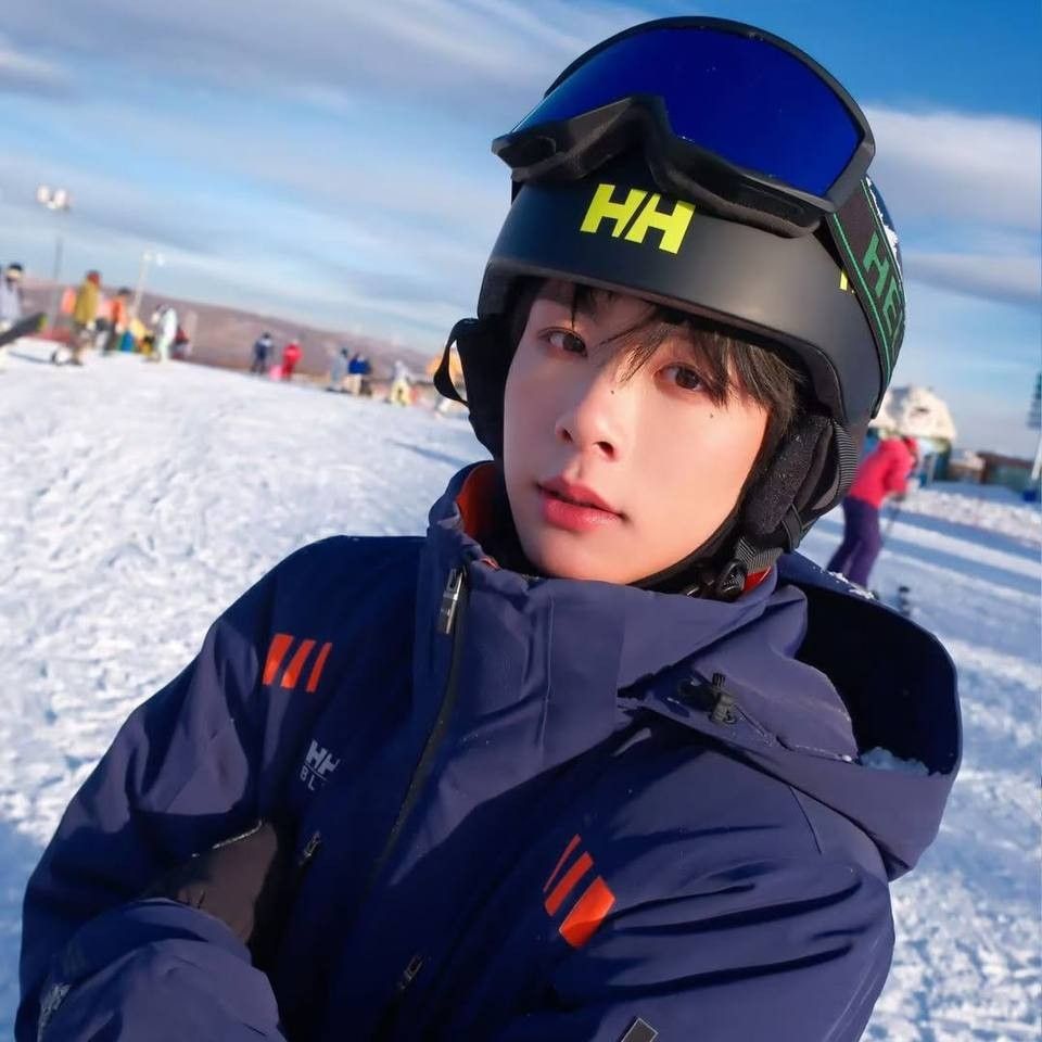 A moment captured by Yao Zihao (NexT1DE)'s fan