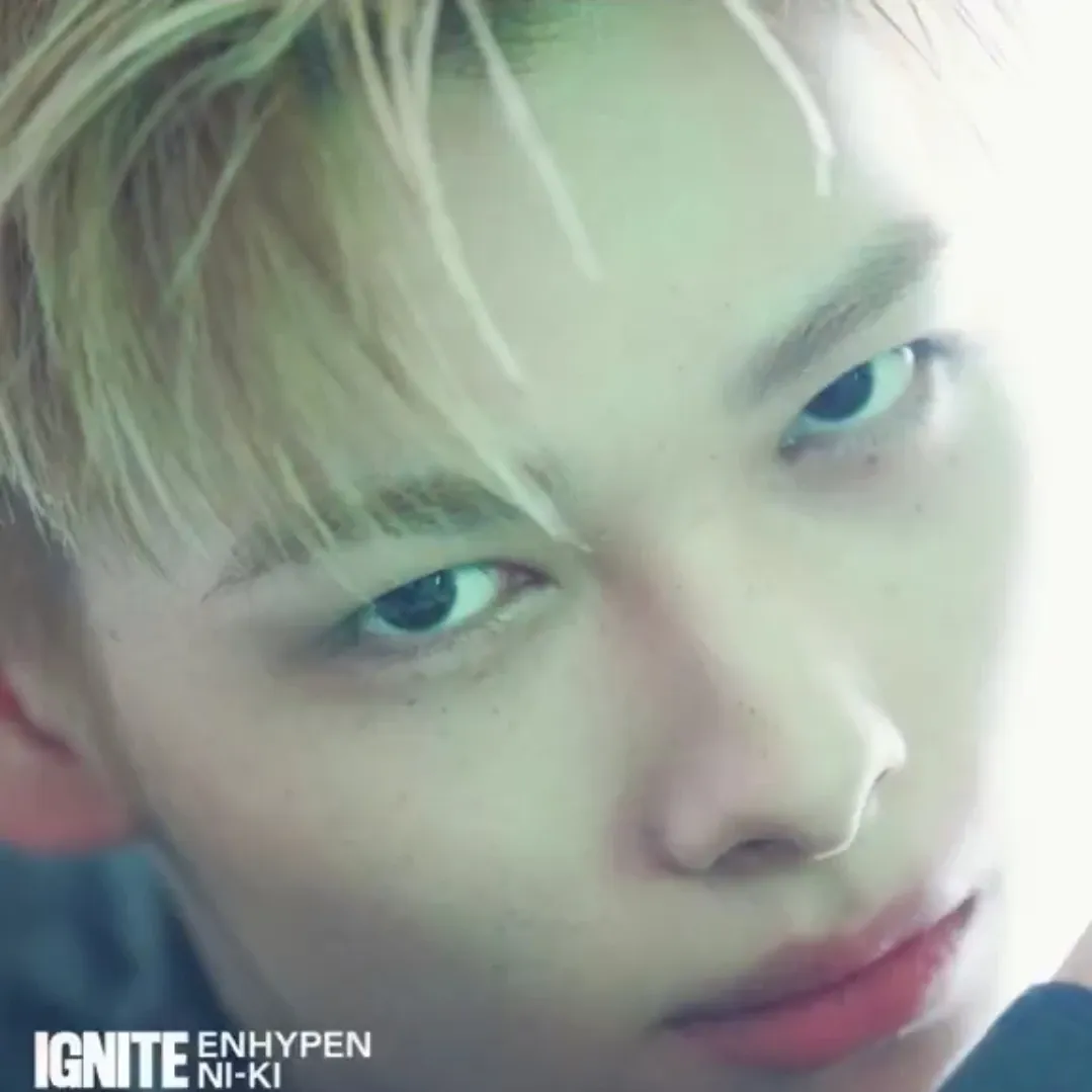 Foto terbaru NI-KI (ENHYPEN)