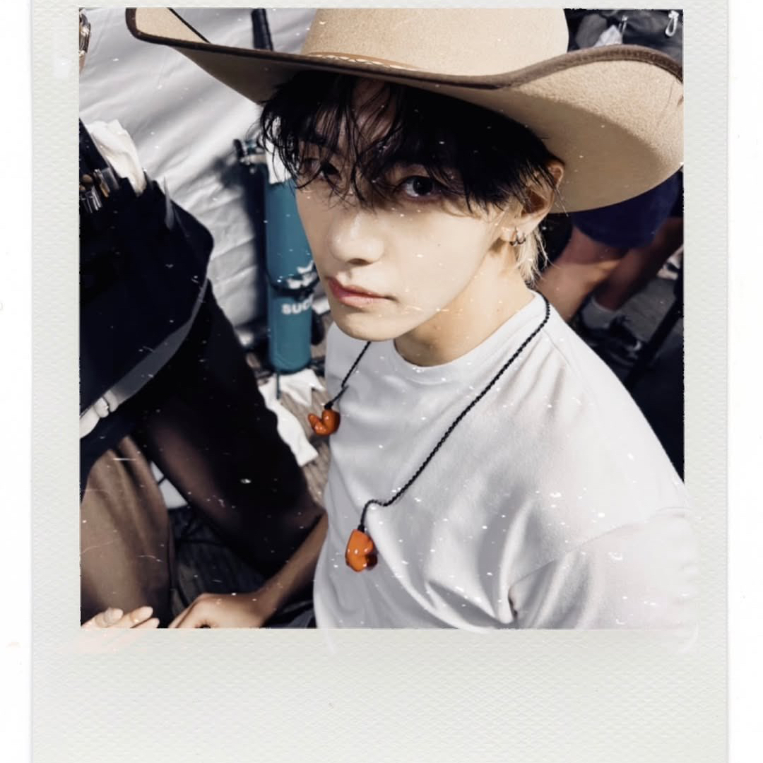 A moment captured by V (BTS)'s fan