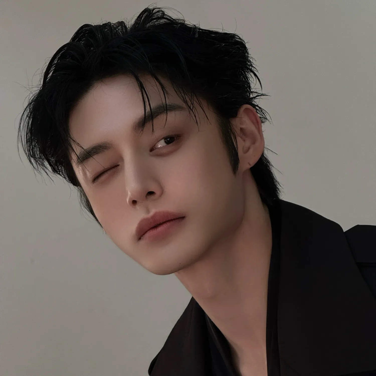 Recent activity shot of Kim Jiwoong (ZEROBASEONE)