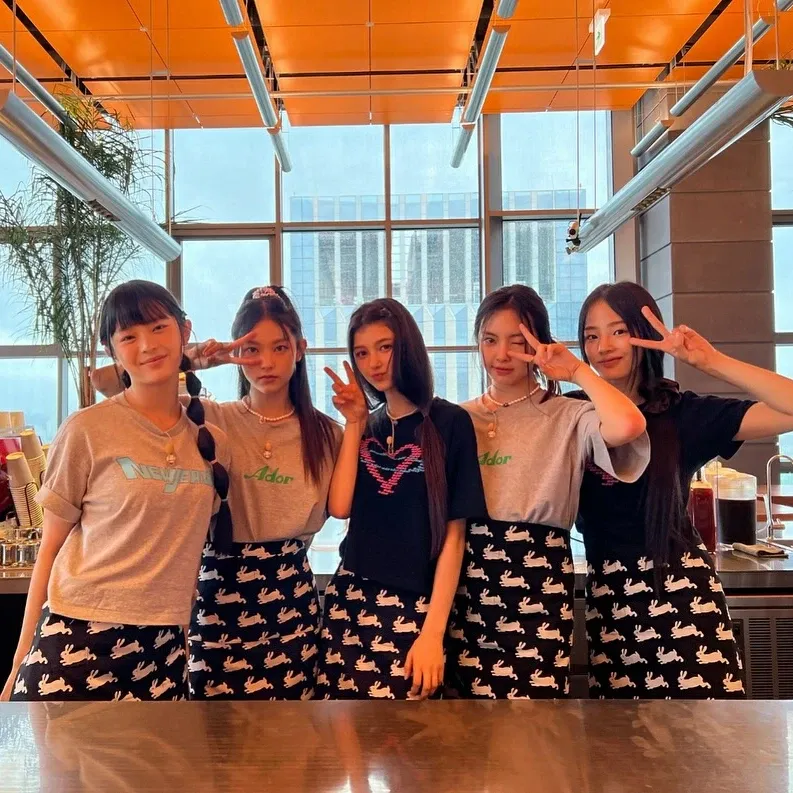 Latest photo of NewJeans