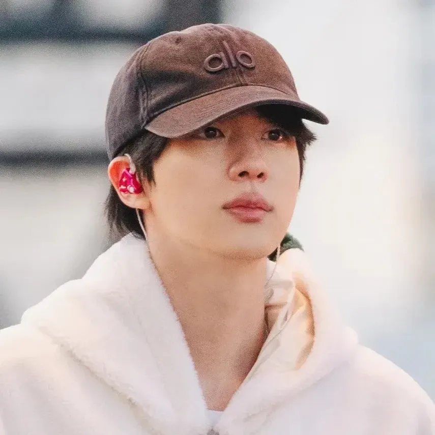 진 (방탄소년단) 최근 활동샷