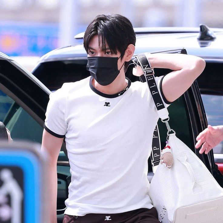 Behind-the-scenes cut of Nicholas (SMTR25)