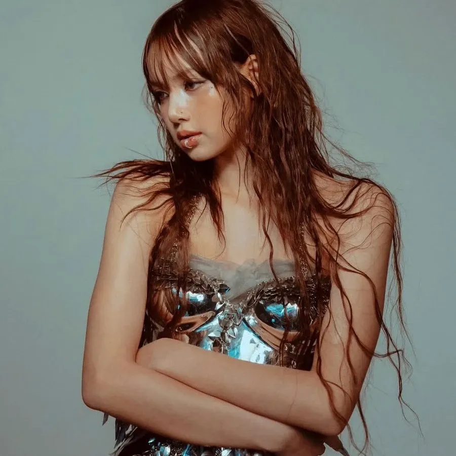 Momen yang diabadikan oleh penggemar Lisa (BLACKPINK)