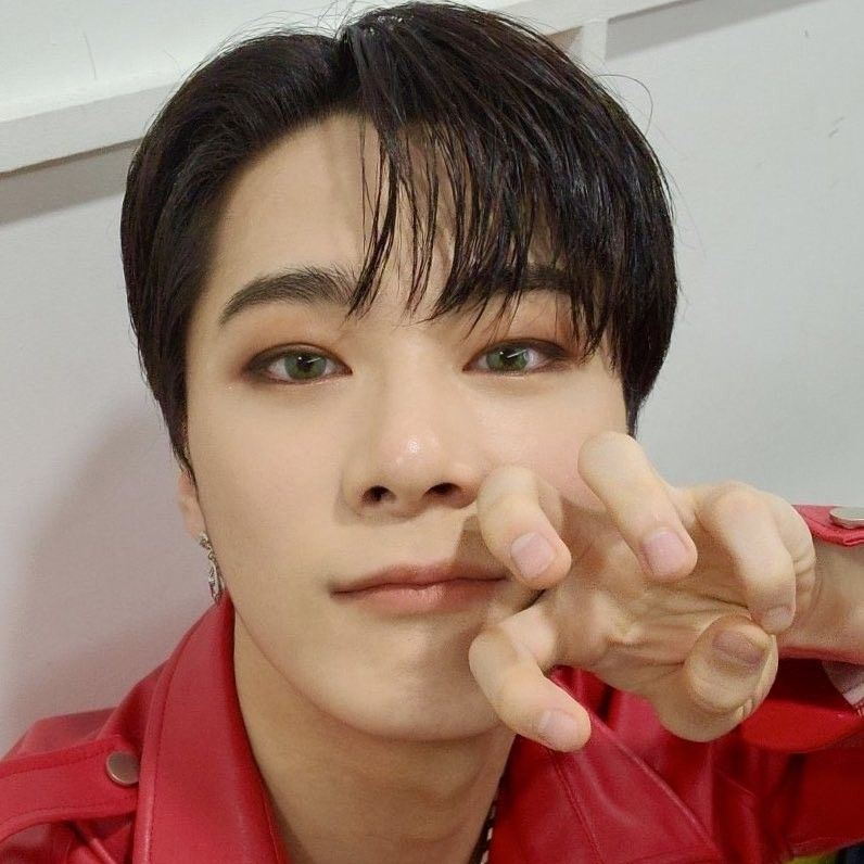 Behind-the-scenes cut of Moonbin (ASTRO)