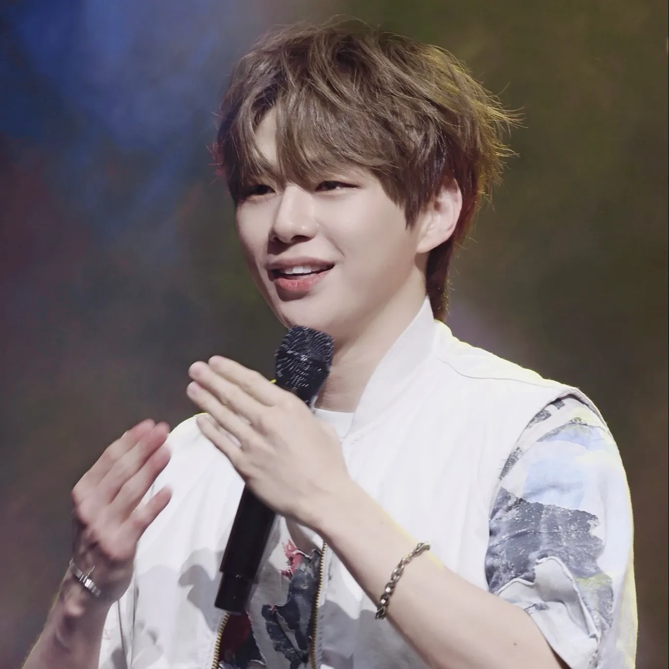 강다니엘 최근 활동샷