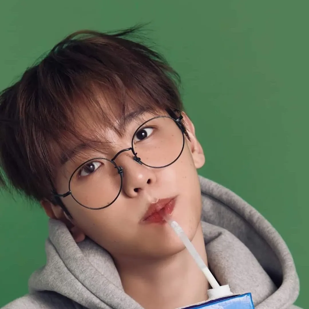 백현 (EXO)의 최신 사진