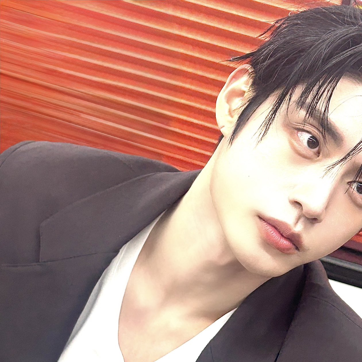 Behind-the-scenes cut of Kim Jiwoong (ZEROBASEONE)