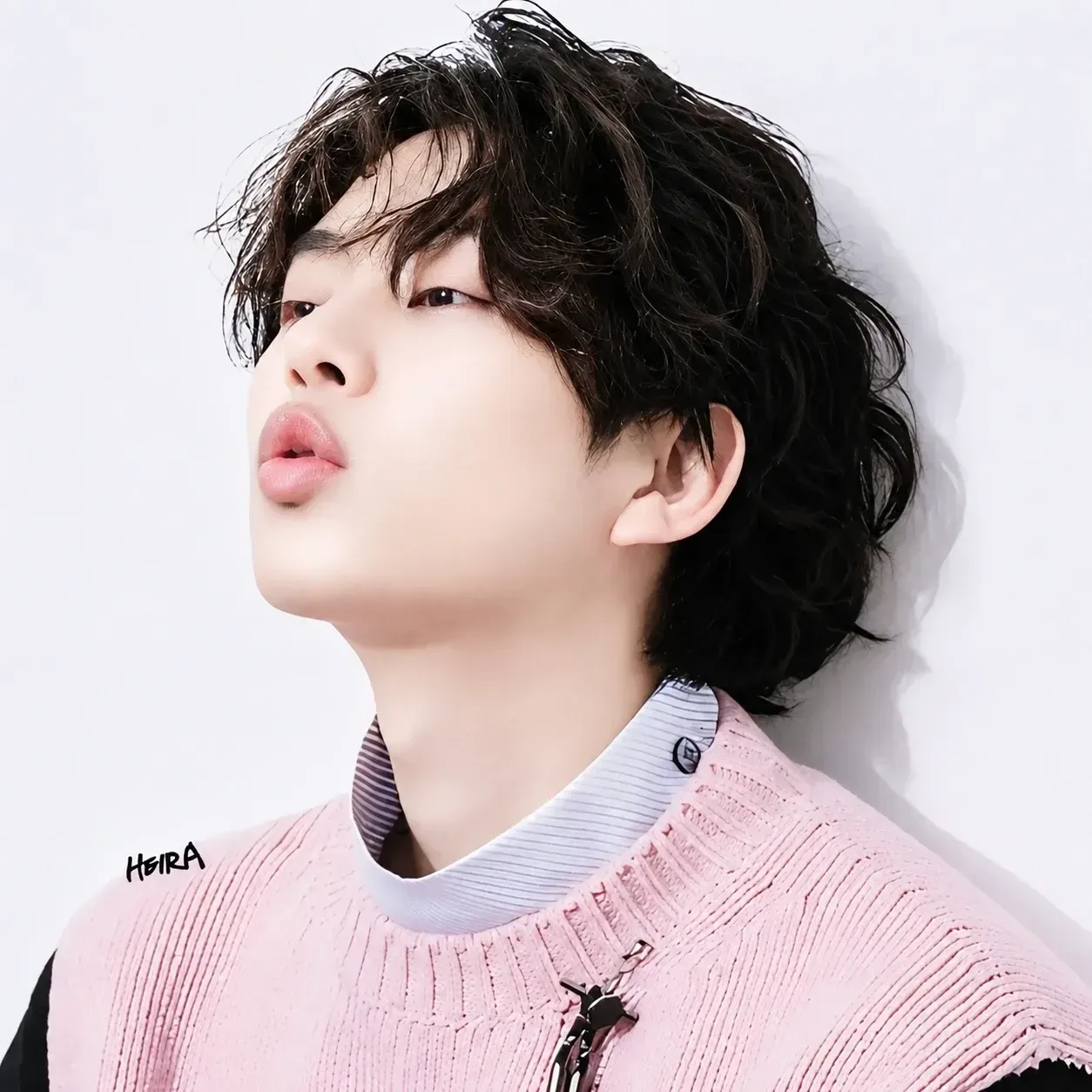Behind-the-scenes cut of Heechul (Super Junior)
