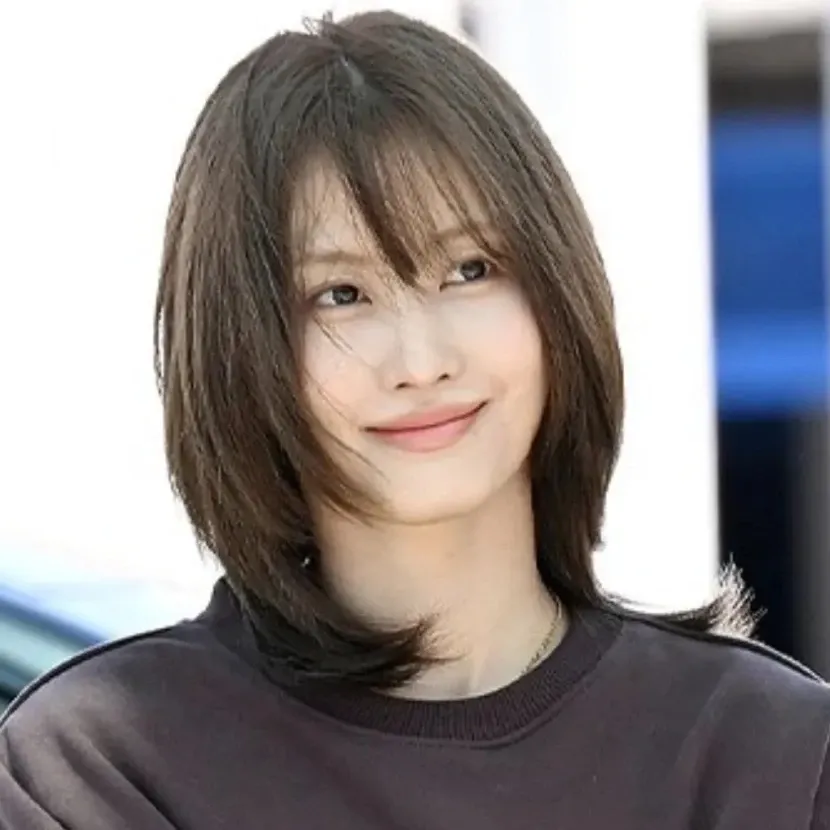 Foto aktivitas terbaru Momo (TWICE)