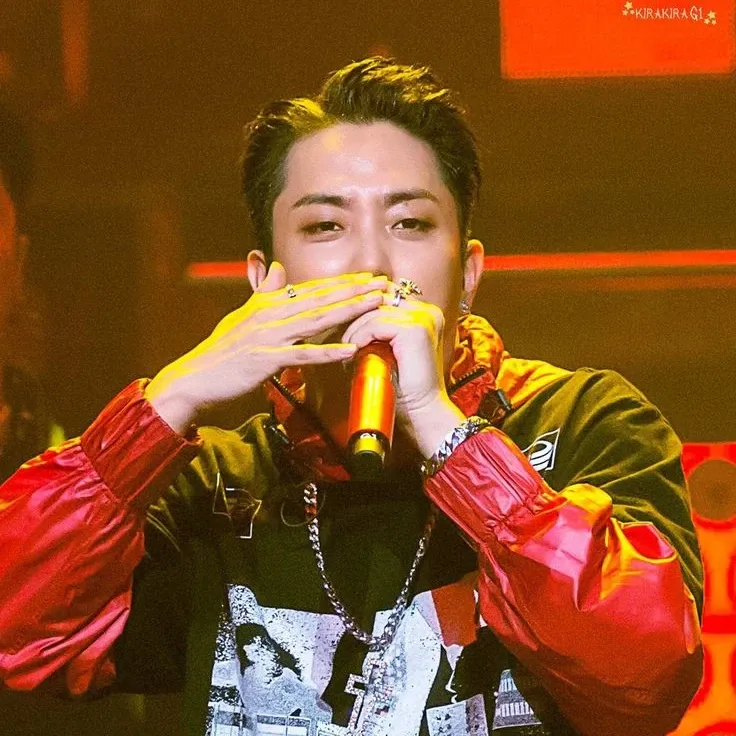 A moment captured by Eun Jiwon (SECHSKIES)'s fan