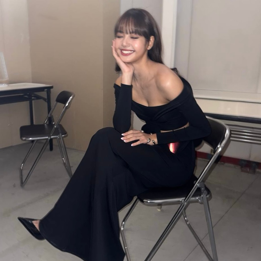 Momen yang diabadikan oleh penggemar Lisa (BLACKPINK)