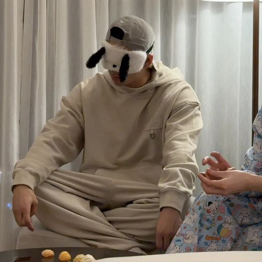 Behind-the-scenes cut of Baekho