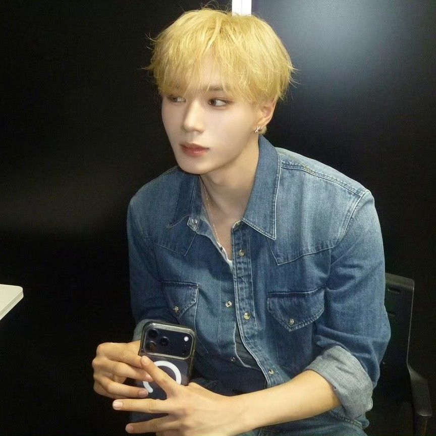 Behind-the-scenes cut of Kim Junseo (ALPHA DRIVE ONE)