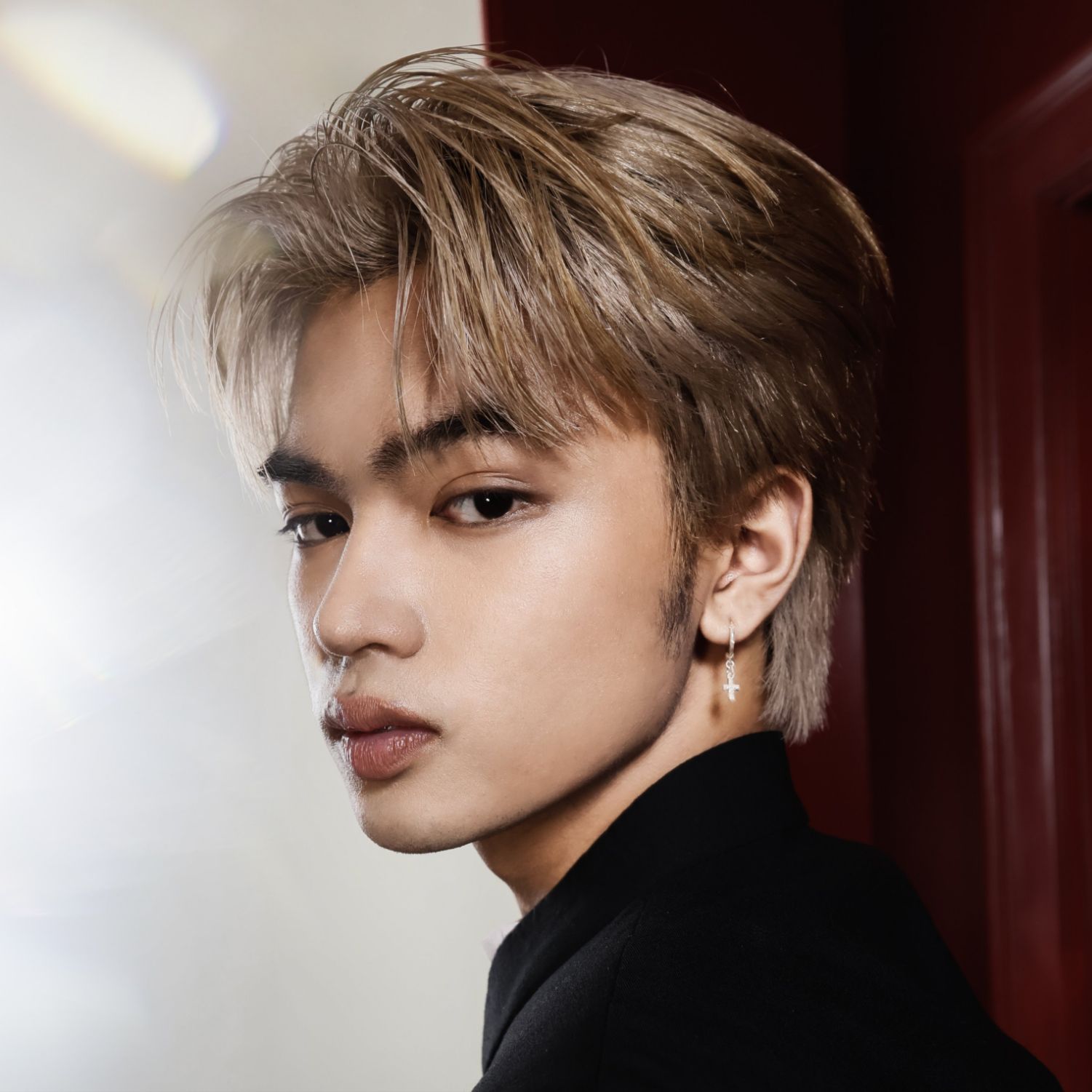 Behind-the-scenes cut of Jeromy (HORI7ON)