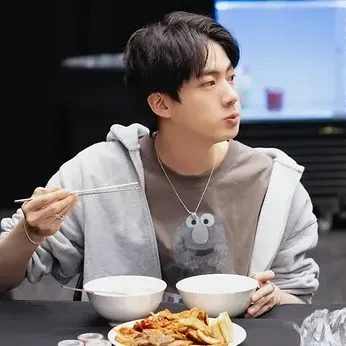 Potret di balik layar Jin (BTS)