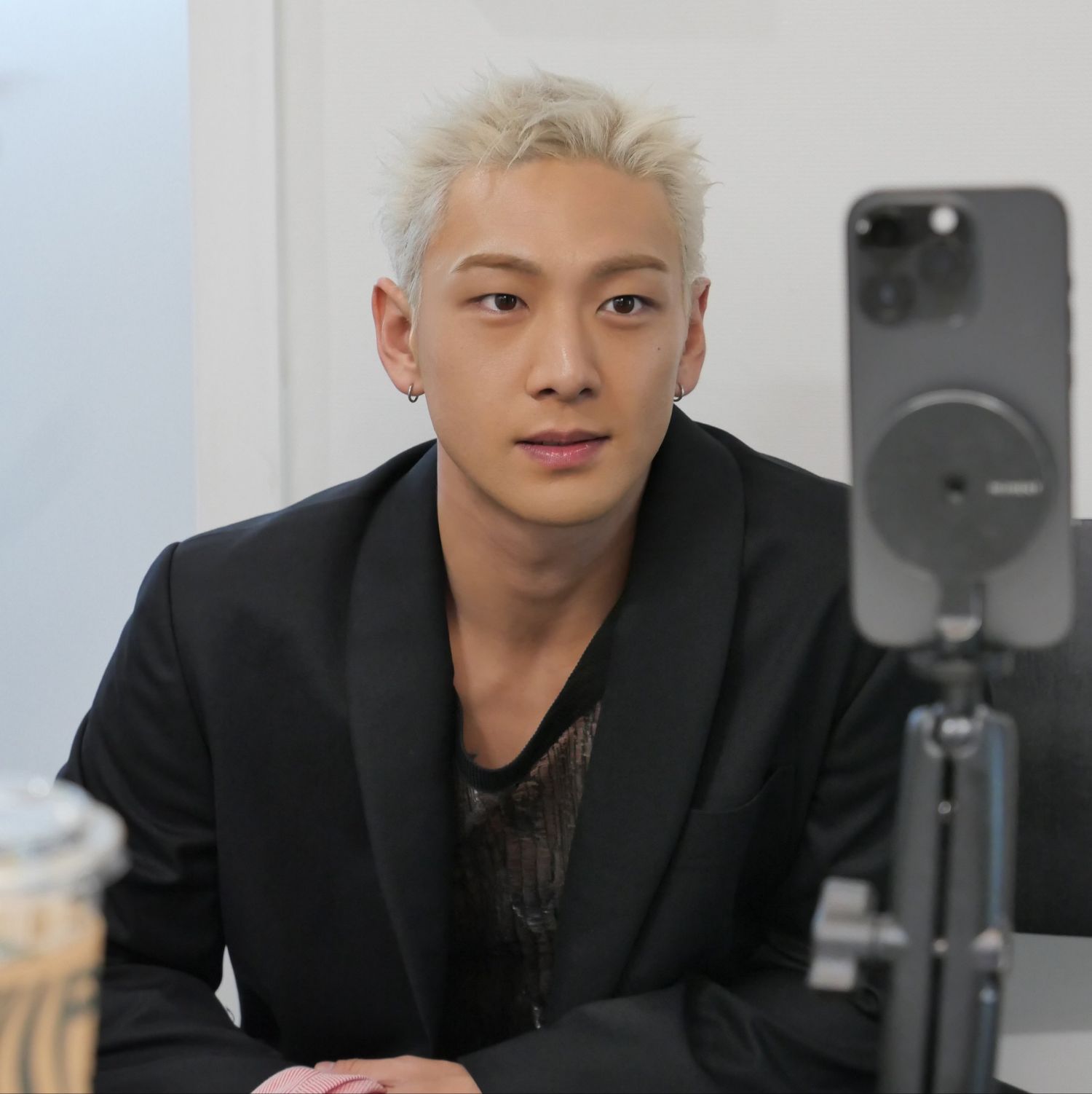 A moment captured by Baekho's fan