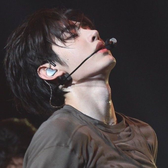 성훈 (ENHYPEN) 최근 활동샷