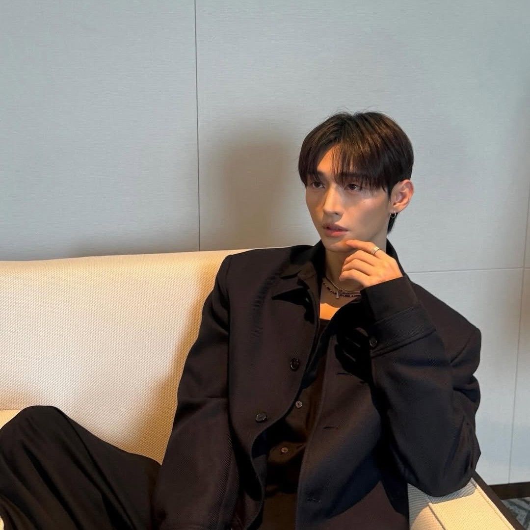 A moment captured by Yoon Jisung's fan