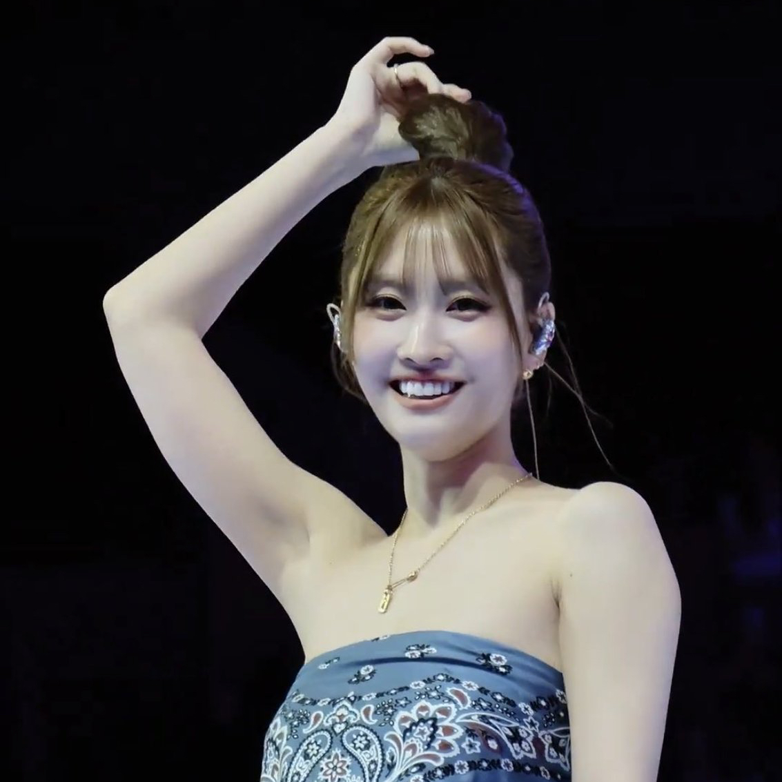 Momo (TWICE)的最新照片