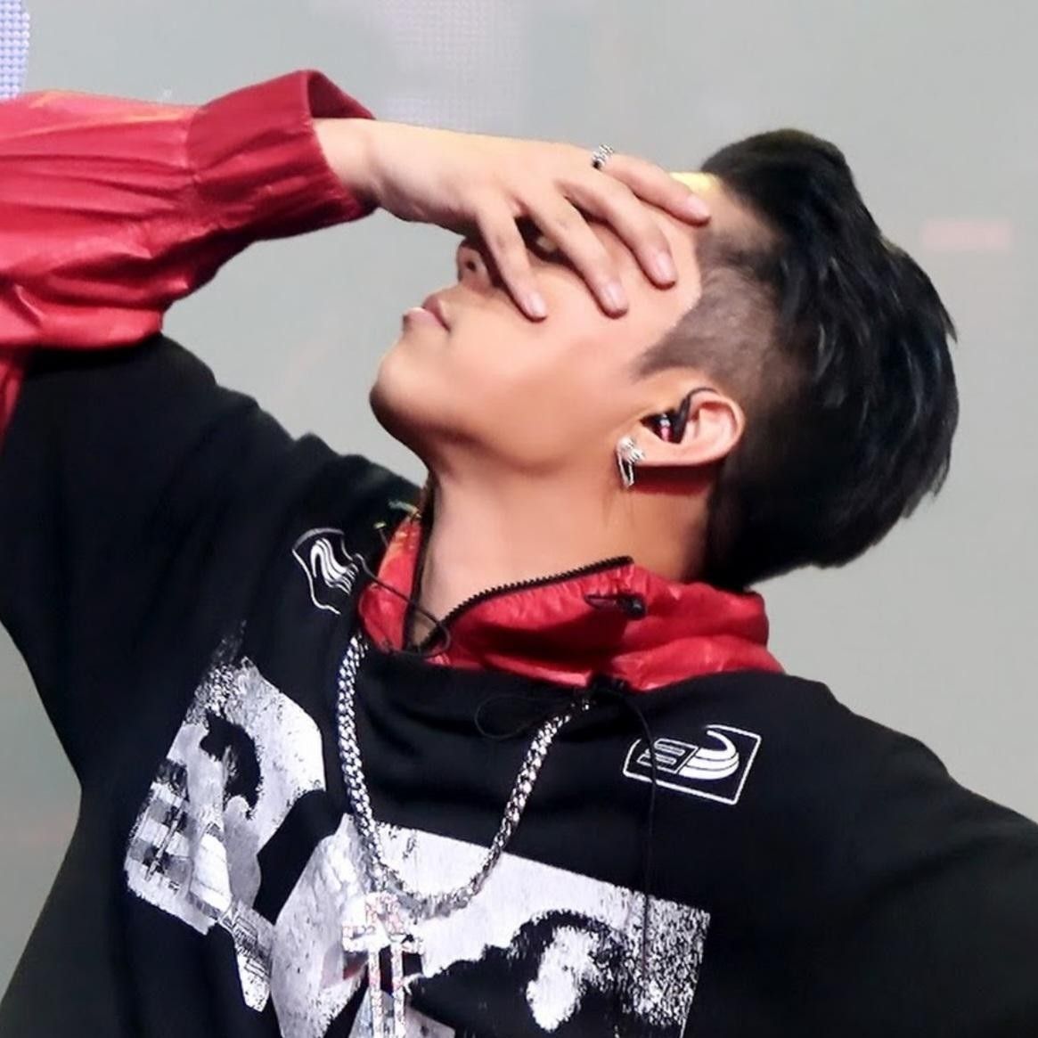 Behind-the-scenes cut of Eun Jiwon (SECHSKIES)