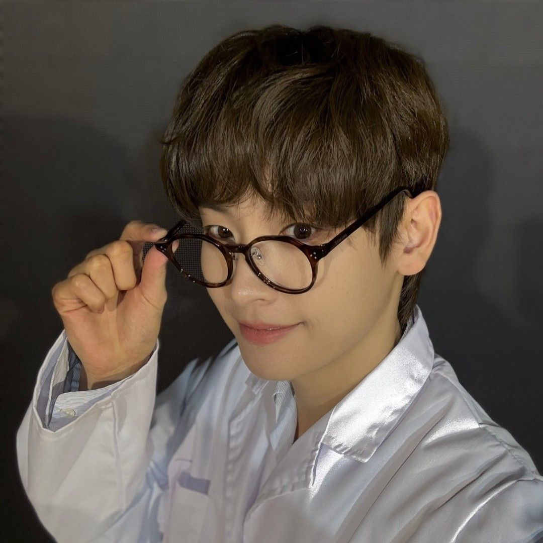 Behind-the-scenes cut of Inseong (SF9)