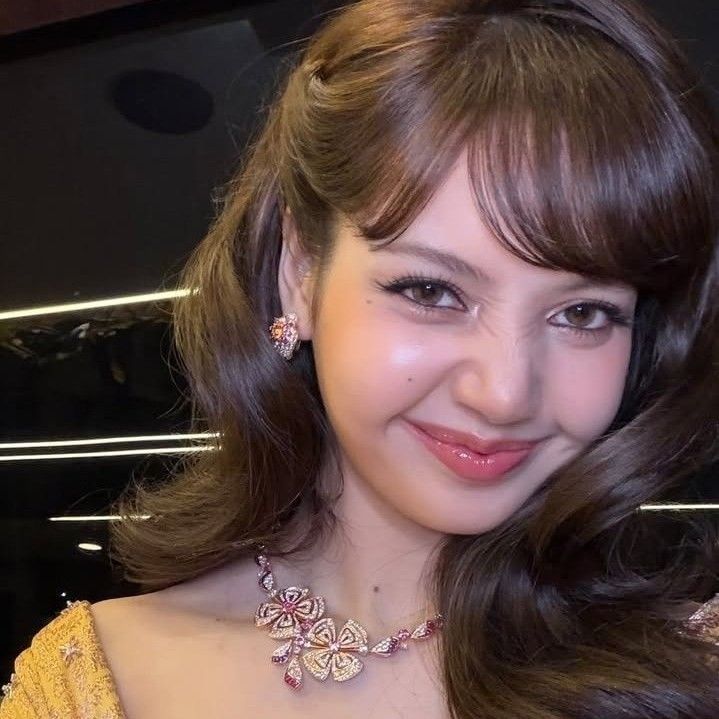 Foto terbaru Lisa (BLACKPINK)