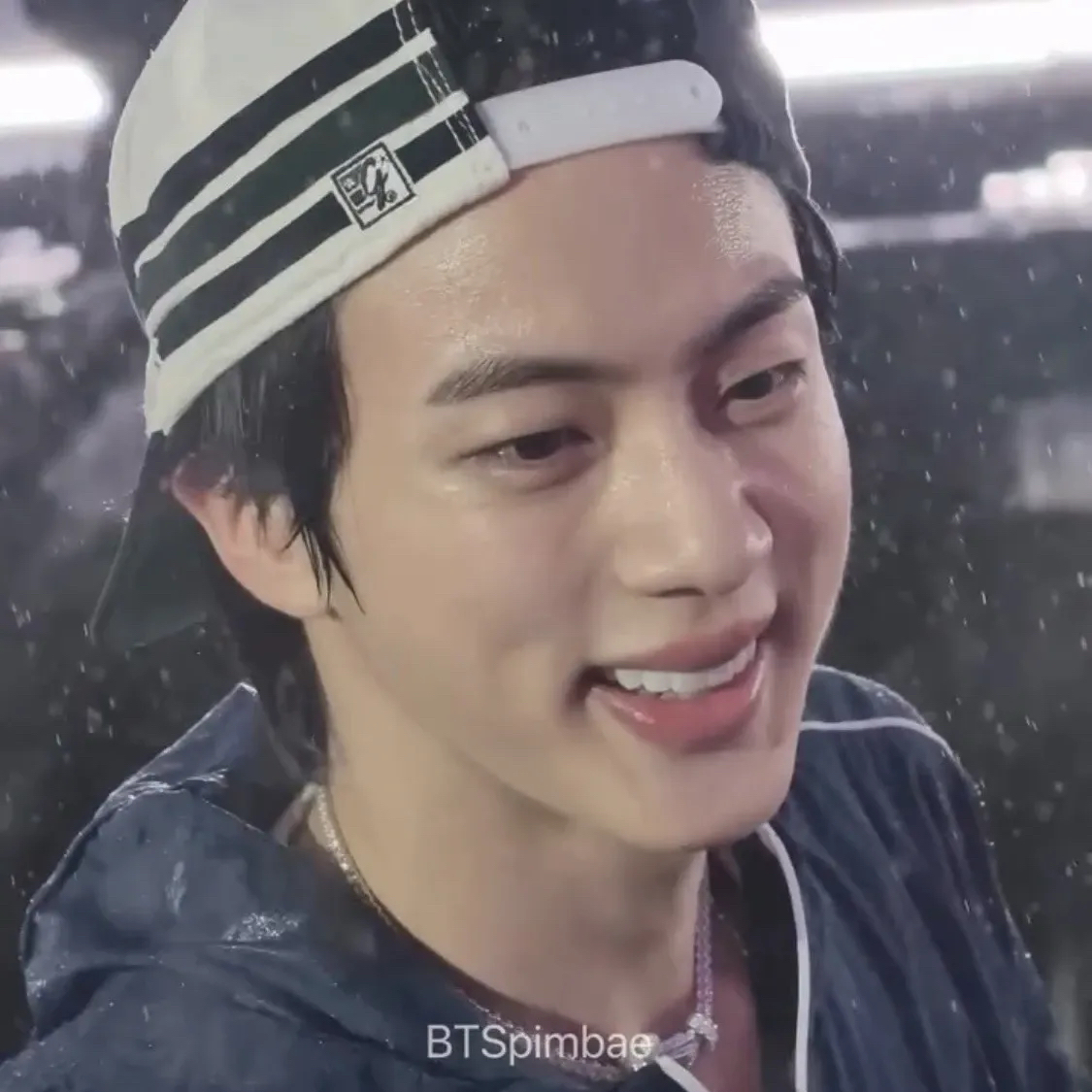 Foto aktivitas terbaru Jin (BTS)