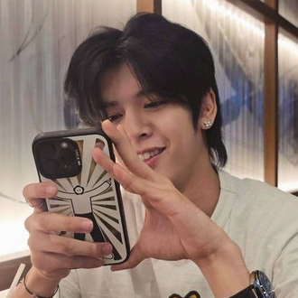 A moment captured by DORN (NexT1DE)'s fan