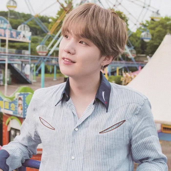 Foto aktivitas terbaru SUGA (BTS)