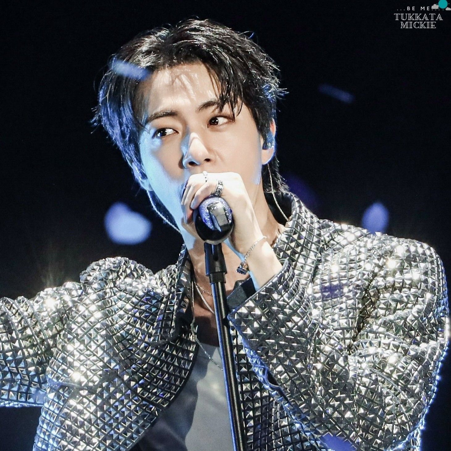 Foto aktivitas terbaru Jin (BTS)