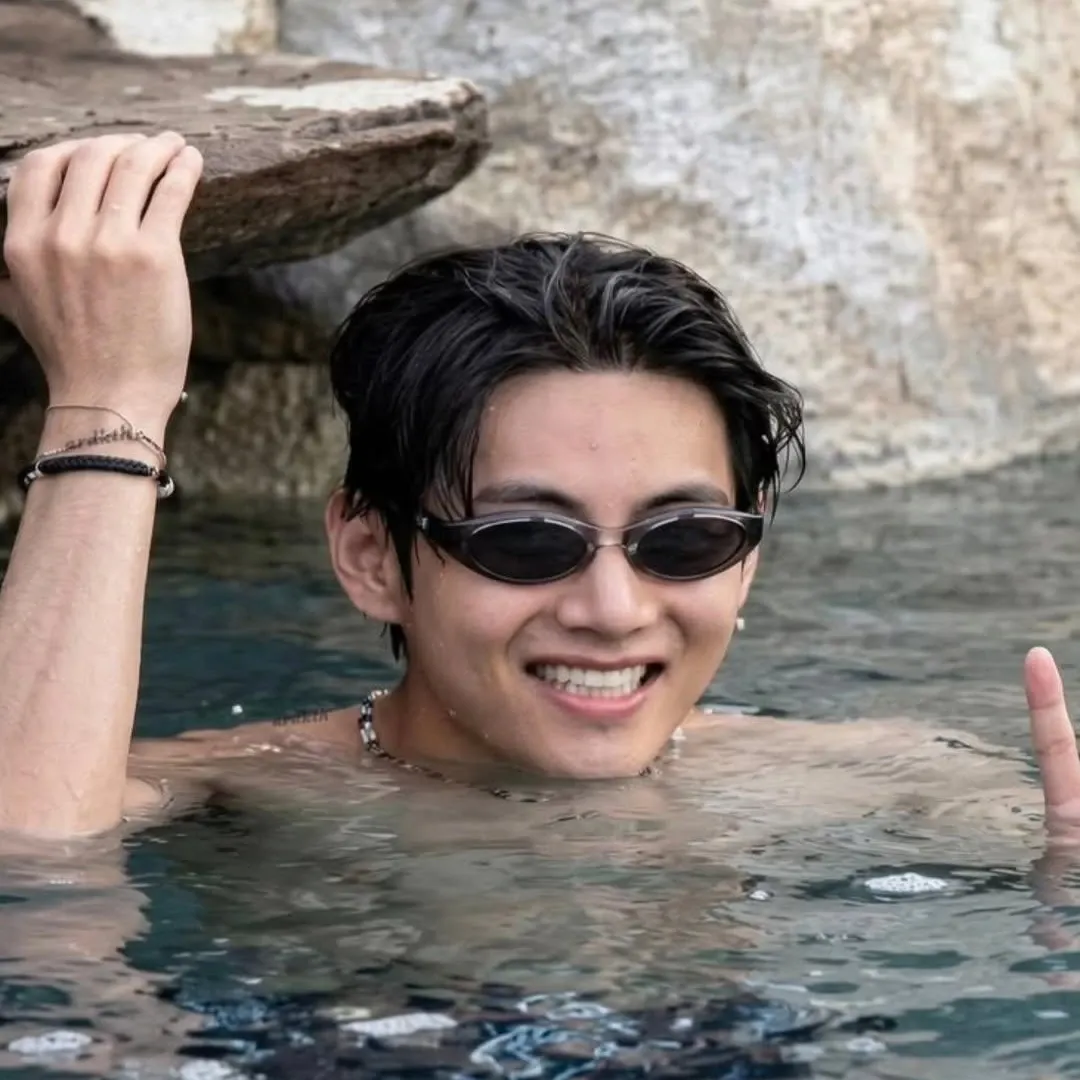 Recent activity shot of V (BTS)