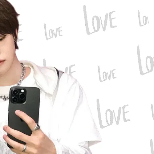 A moment captured by Lee Leo (ALPHA DRIVE ONE)'s fan