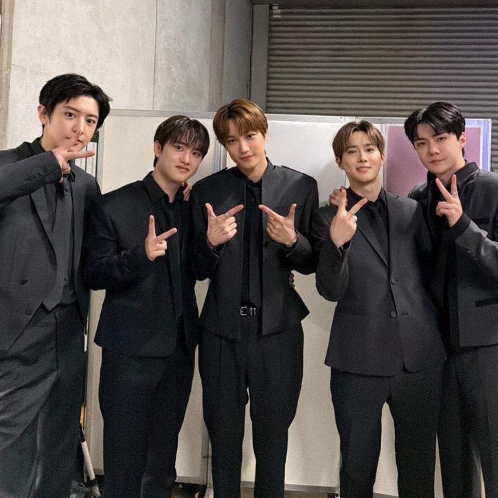 Behind-the-scenes cut of EXO