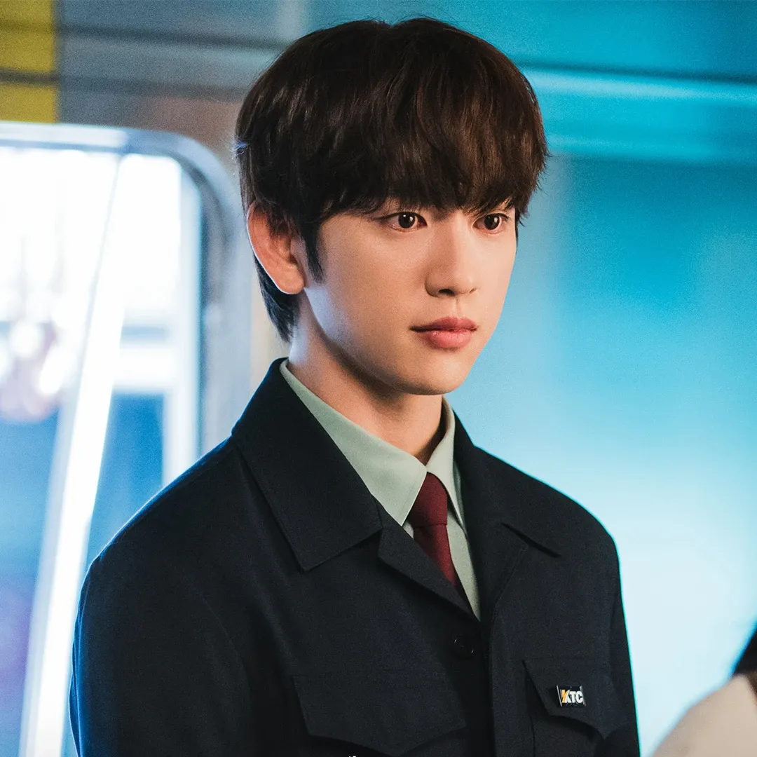 Behind-the-scenes cut of Jinyoung (GOT7)