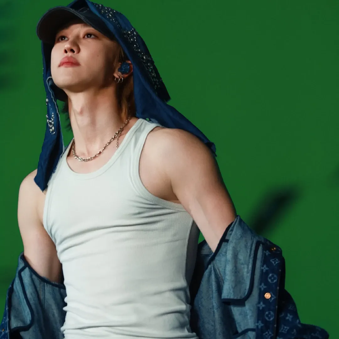 Behind-the-scenes cut of The 8 (SEVENTEEN)