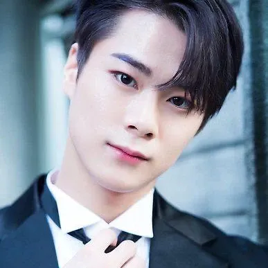 A moment captured by Moonbin (ASTRO)'s fan