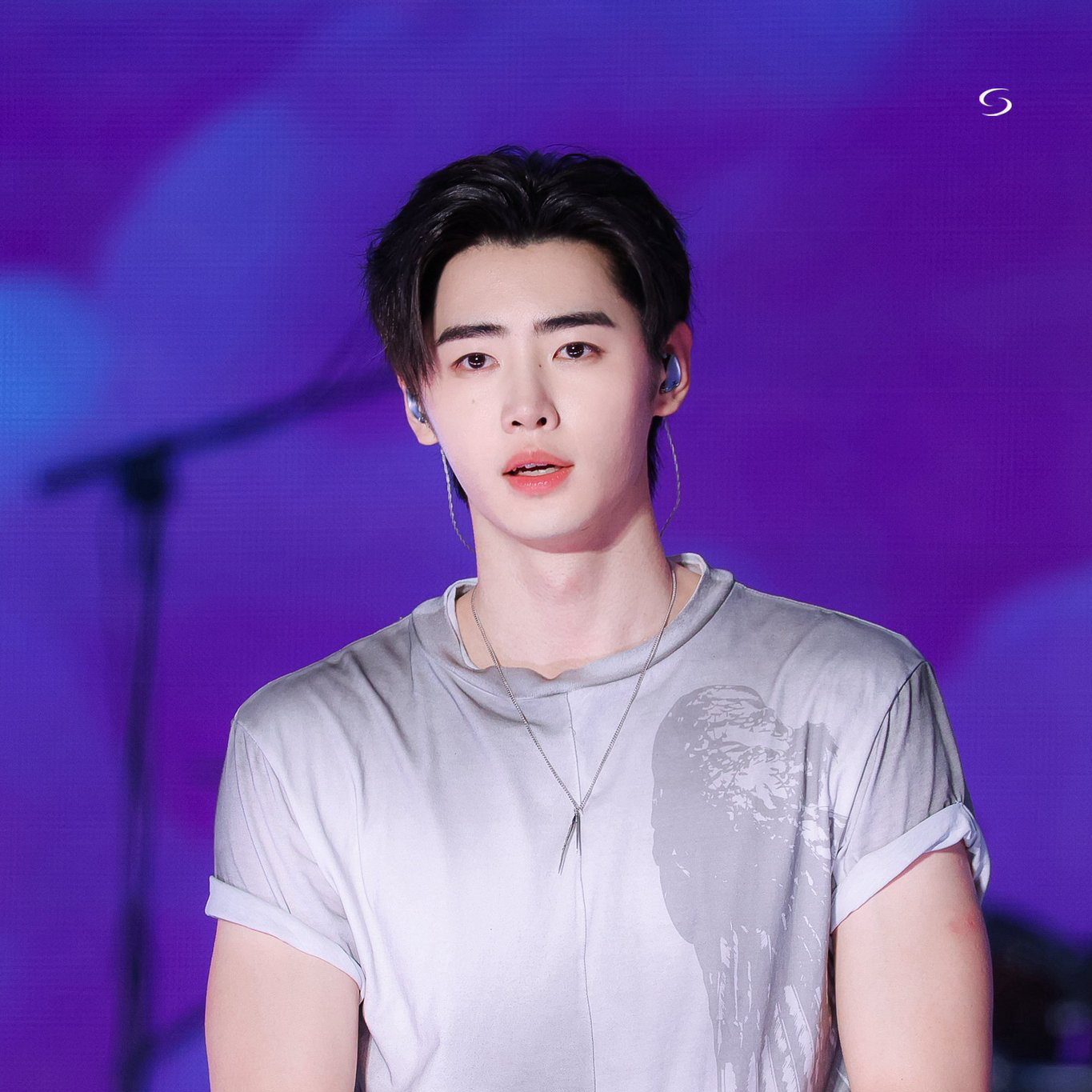 Foto terbaru Sunghoon (ENHYPEN)