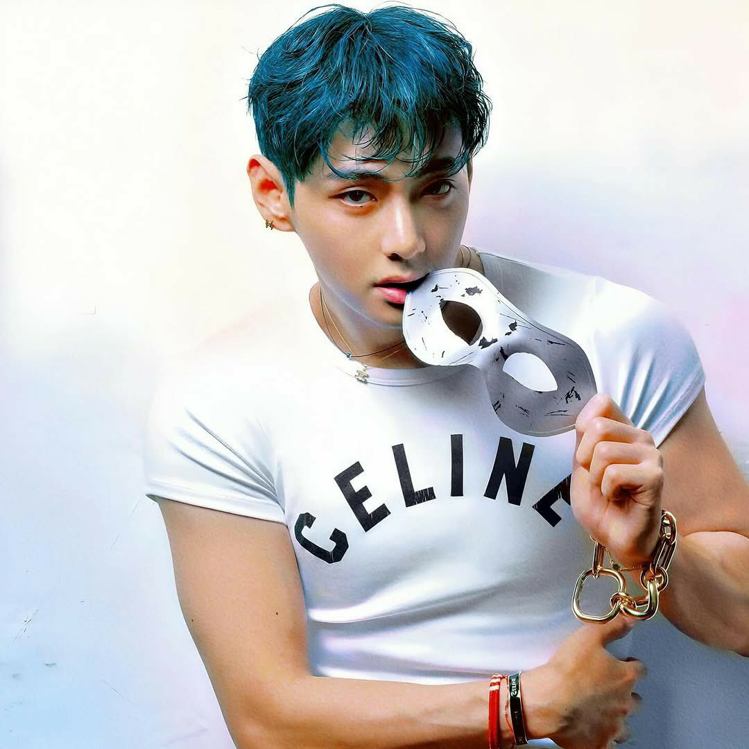 V (防彈少年團)的最新活動照片