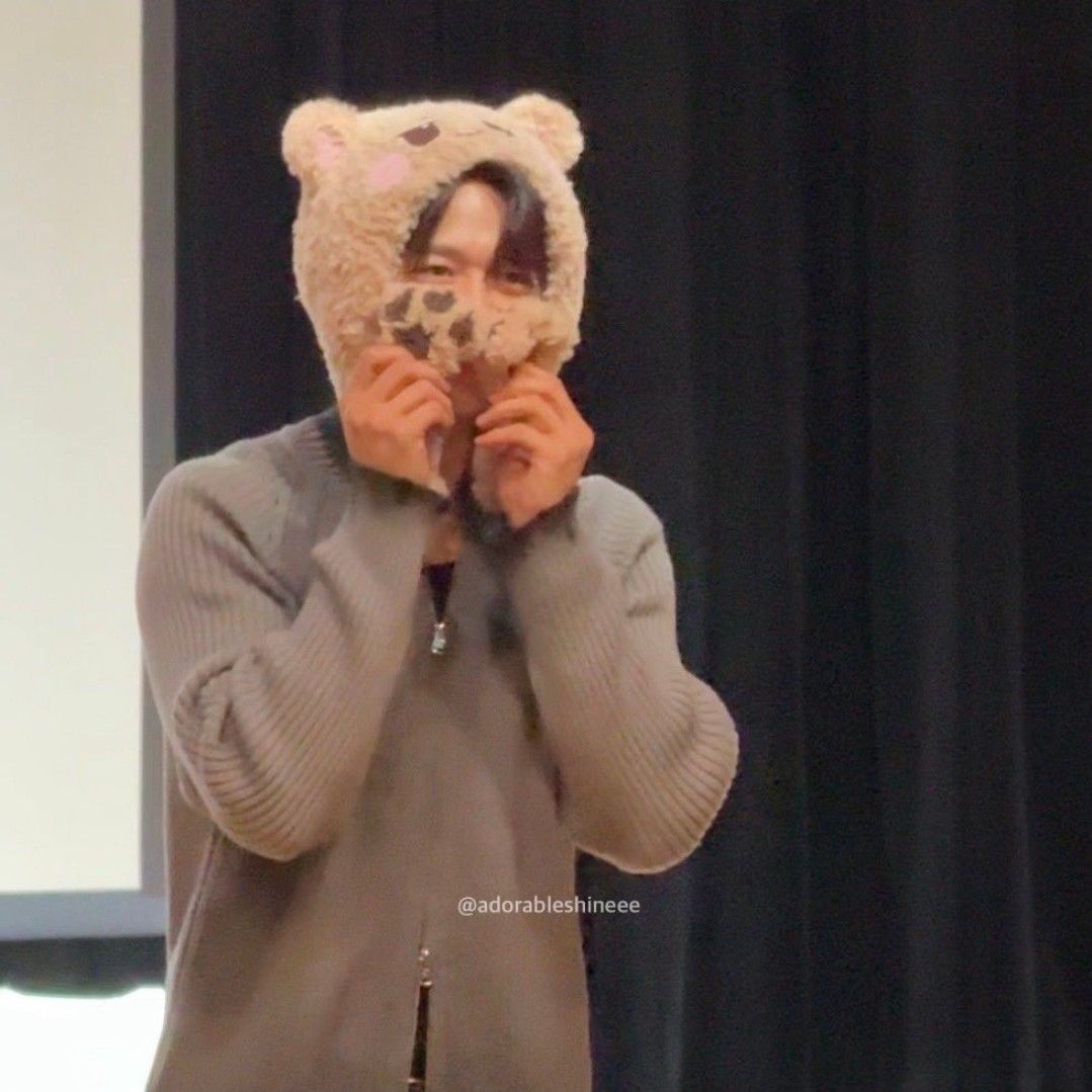 Behind-the-scenes cut of Minho (SHINee)