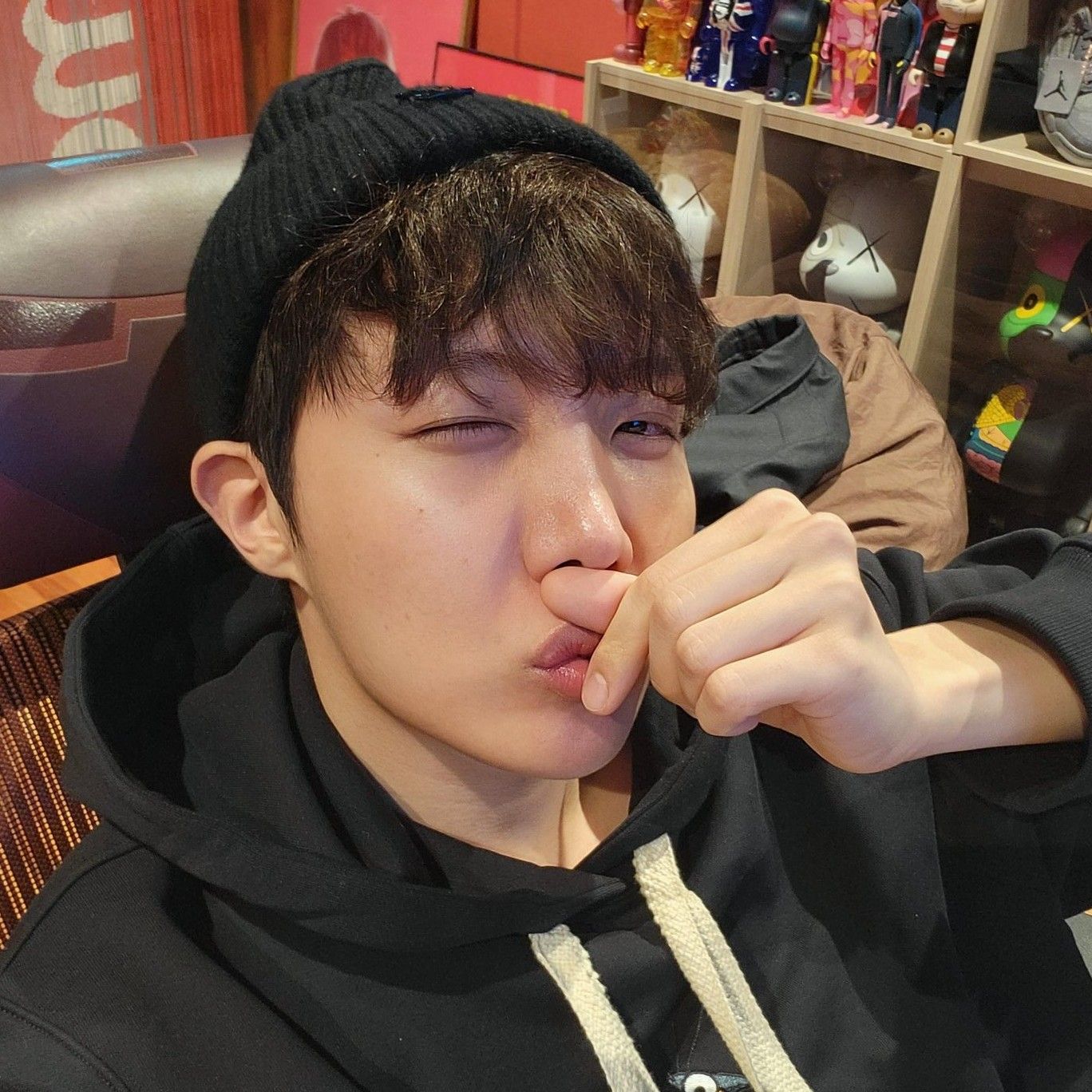 제이홉 (방탄소년단)의 비하인드 컷