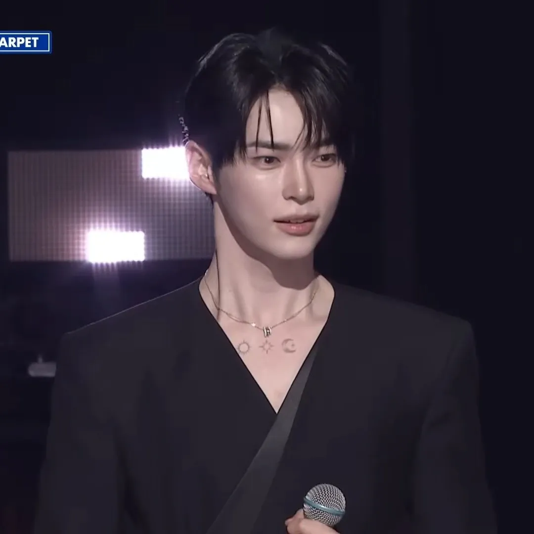 Behind-the-scenes cut of Sung Hanbin (ZEROBASEONE)