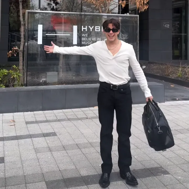 Hot post catching attention from 알레한드로 (SANTOS BRAVOS)'s fandom