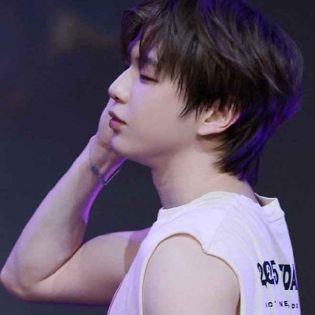 강다니엘의 비하인드 컷